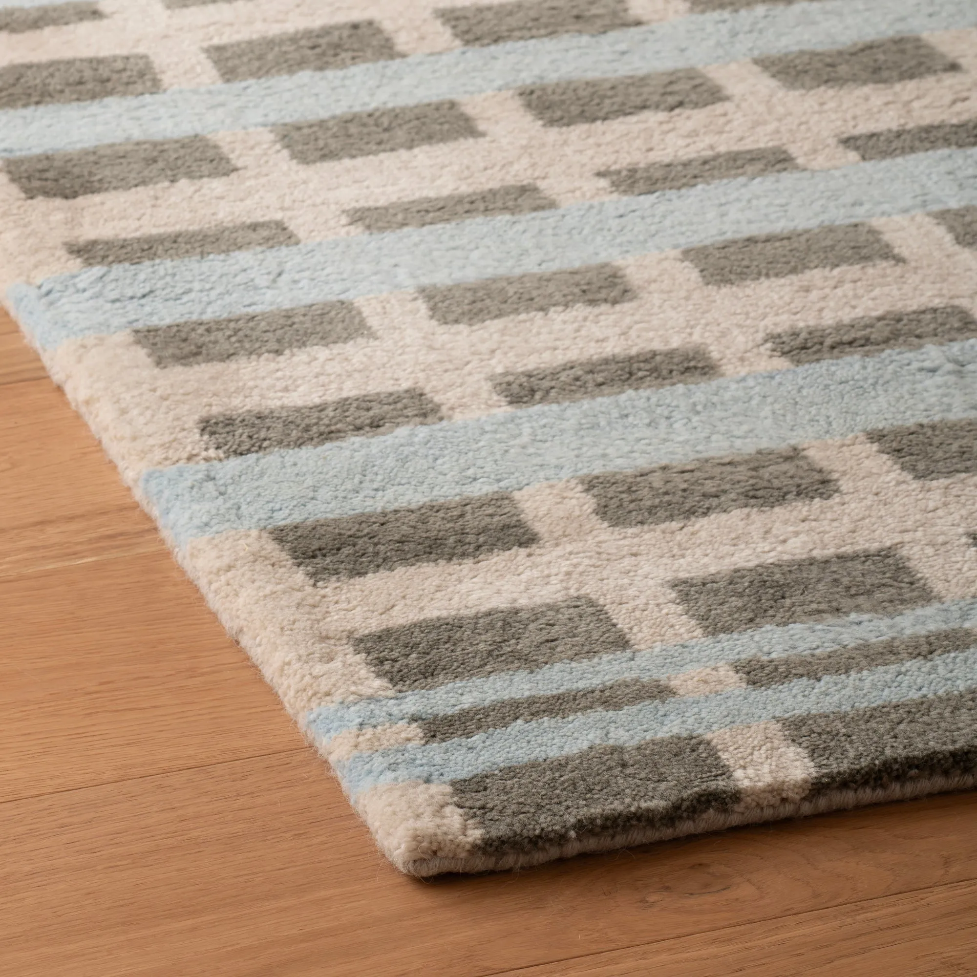 Network Tufted Wool Rug